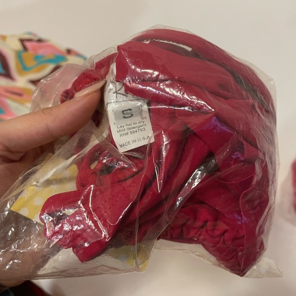 Two bathing suits - Picture 8 of 13